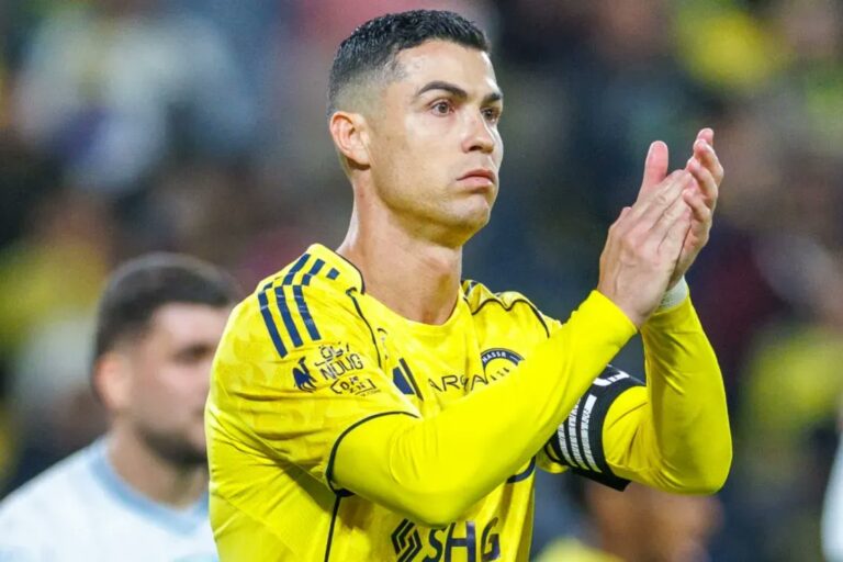 Krištianu Ronaldo, futbolazinas.com