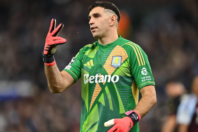 Emiljano Martiness. Anglijas Premjerlīga