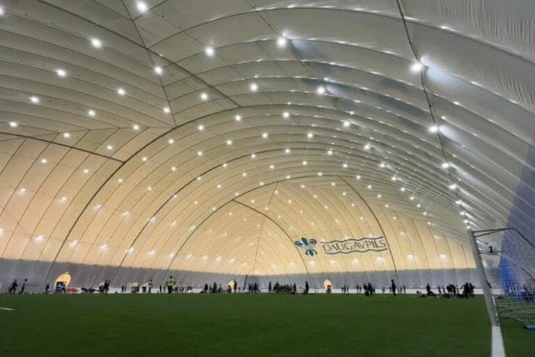 Daugavpils piepūšamā futbola halle