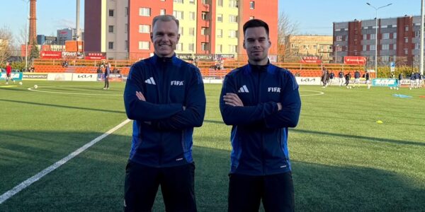 Kristaps Ratnieks un Artūrs Šakurovs , futbolazinas.com