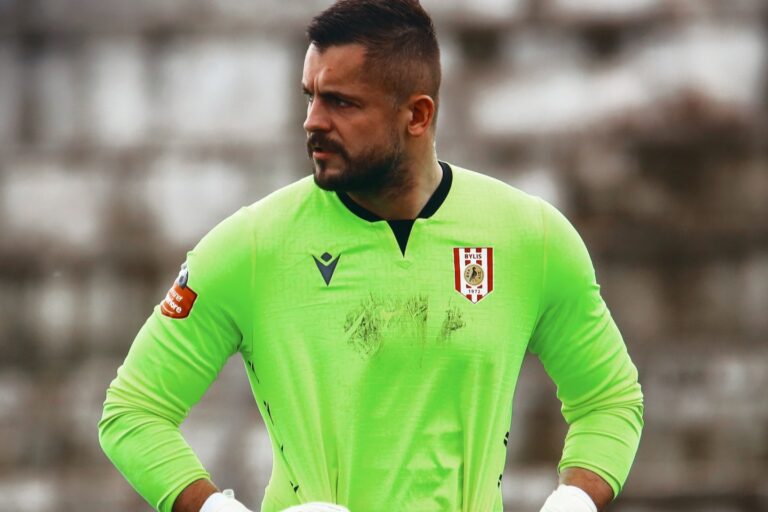 Roberts Ozols, futbolazinas.com