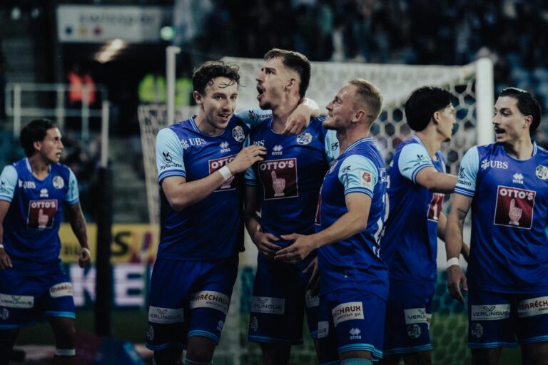Andrejs Cigaņiks (no labās) un "Luzern". Šveices Superlīga