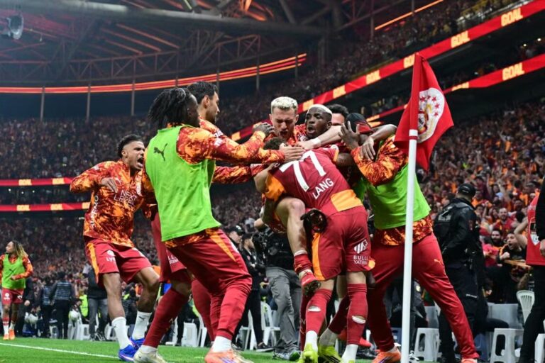 Galatasaray, Turcijas Superlīga, futbolazinas.com