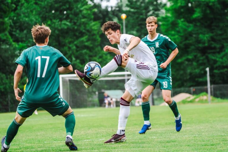 Latvijas un Lietuvas U-19 izlašu spēle. Baltijas kausa izcīņa