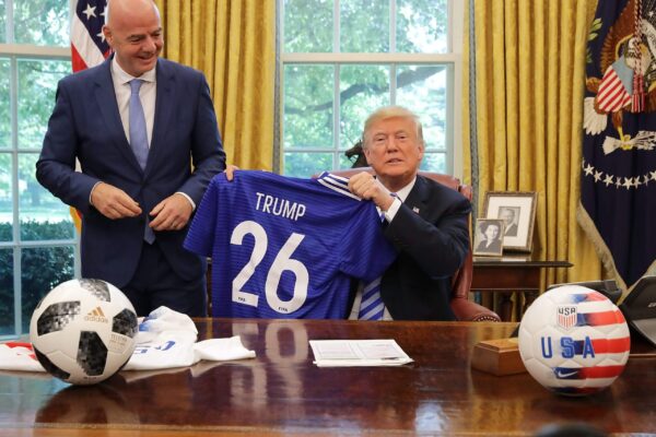 Džanni Infantīno un Donalds Tramps. 2026.gada Pasaules kausa izcīņas finālturnīrs