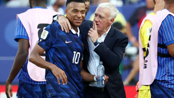 Kilians Mbapē un Disjē Dešāns. Francijas futbola izlase