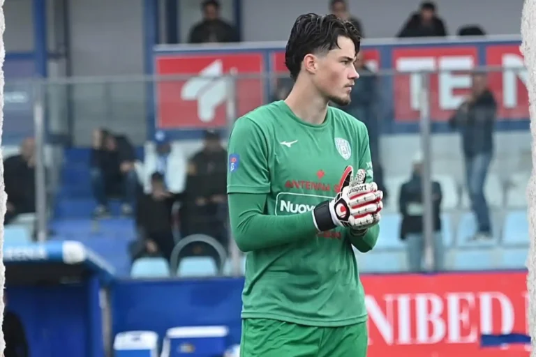 Roberts Apsīts, futbolazinas.com
