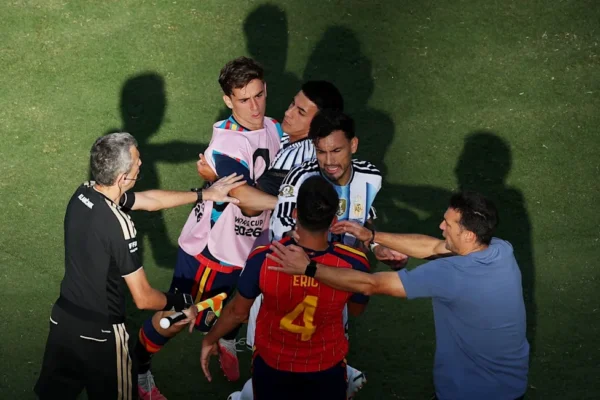 Leandro Paredess, futbolazinas.com
