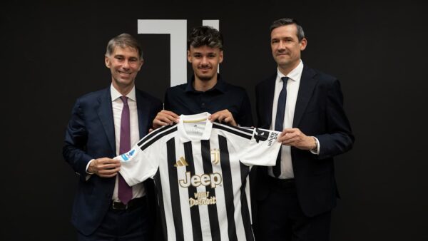 Karims Alajbegovičs (vidū). Turīnas "Juventus"