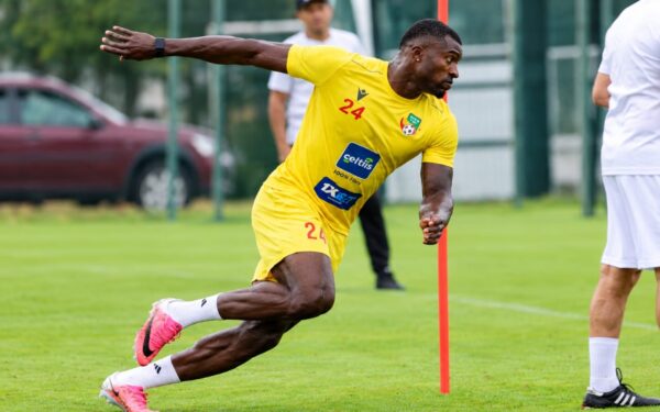 Ede Oloko, Beninas izlase, futbolazinas.com