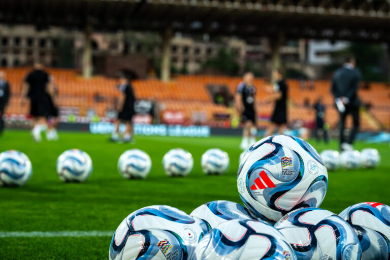Futbola bumbas
