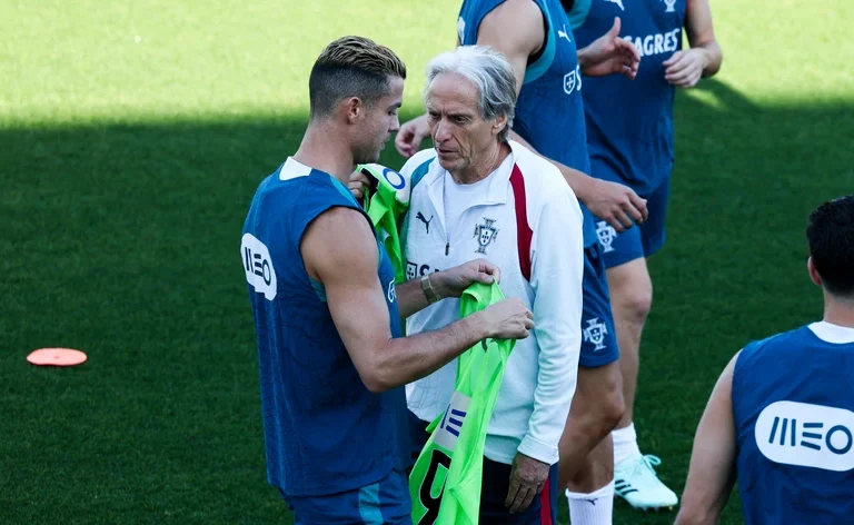 Krištianu Ronaldo un Žorže Žezuss, futbolazinas.com